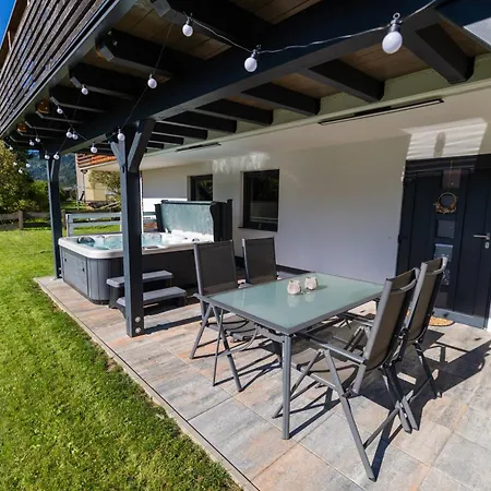 Skier's - View In Town! Apartament