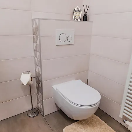 Skier's - View In Town! Egidi