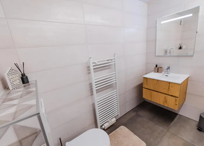 Skier's - View In Town! * Egidi