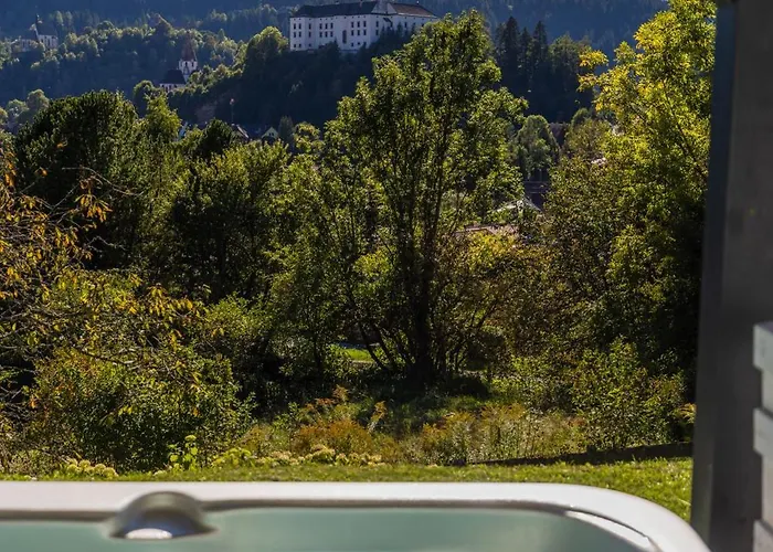 Skier's - View In Town! Egidi